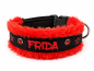 Preview: Personalisiertes Hundehalsband Schwarz-Rot mit Wellnessfleece | Namenshalsband für kleine Hunde | Maßgefertigt