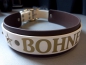 Mobile Preview: Biothane Hundehalsband, Namenshalsband mit Wunschtext braun/weiß bedruck mit Wunschtext Strasshalsband