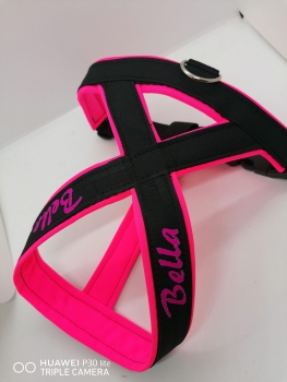 Preview: X-Geschirr für Hunde aller Rassen mit Polsterung pink / schwarz personalisiert