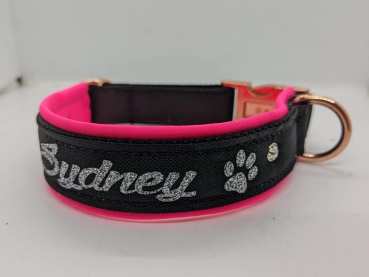 Wunschtexthalsband pink/schwarz Glitzerwunschtext mit Polsterung