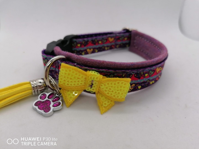 Mini Hundehalsband lila mit Herzchen